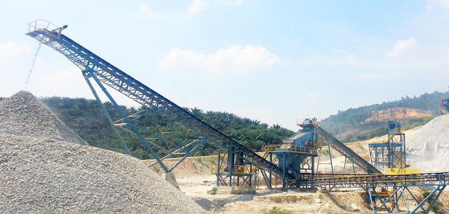 La chaîne de production de concassage de pierre et de fabrication de sable au Yunnan, China